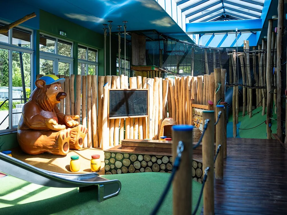 Camping met binnenspeeltuin Limburg: 8 parken per leeftijd