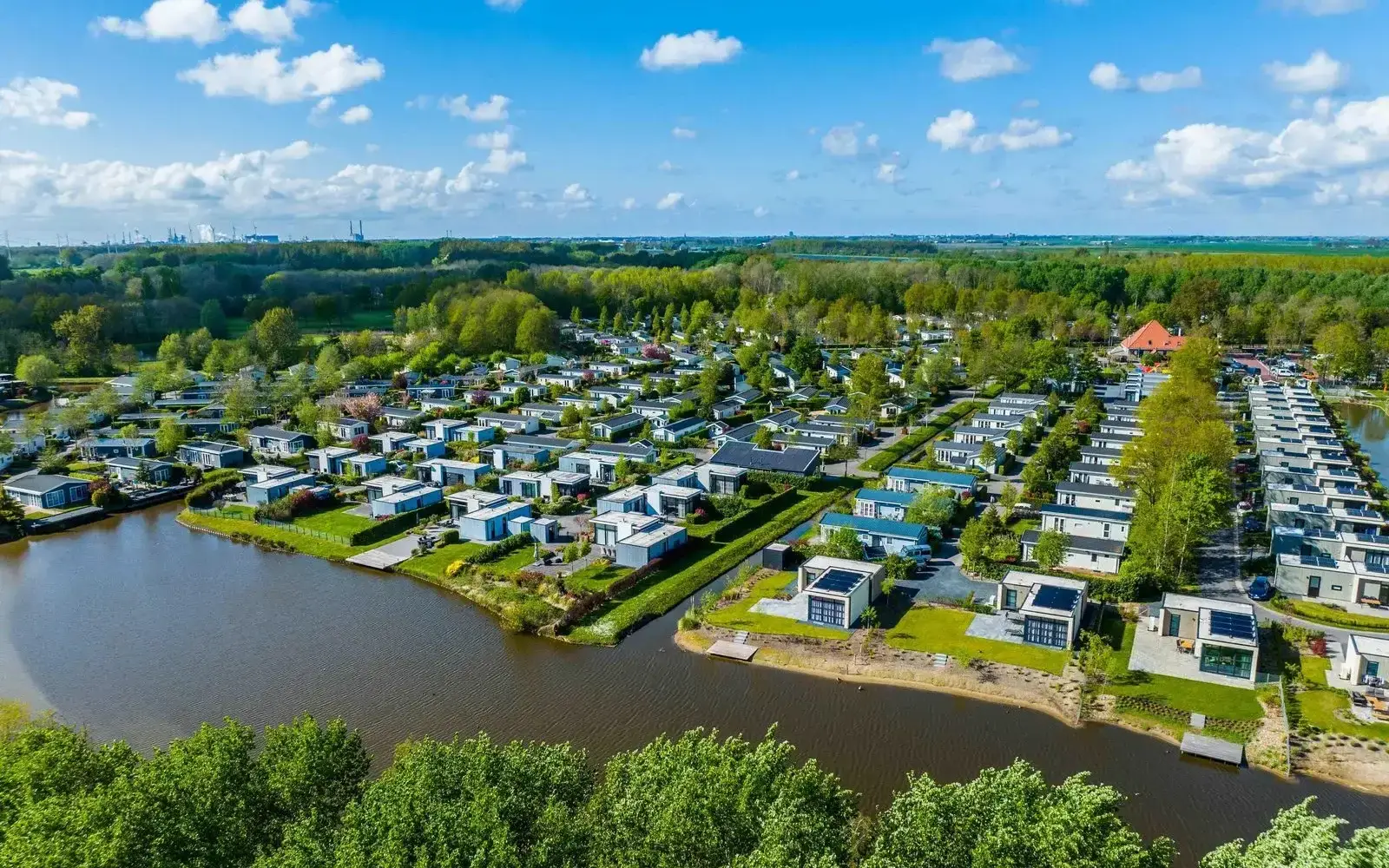 Kindvriendelijk vakantiepark EuroParcs Buitenhuizen in Velsen-Zuid Kindvriendelijk vakantiepark EuroParcs Buitenhuizen in Velsen-Zuid