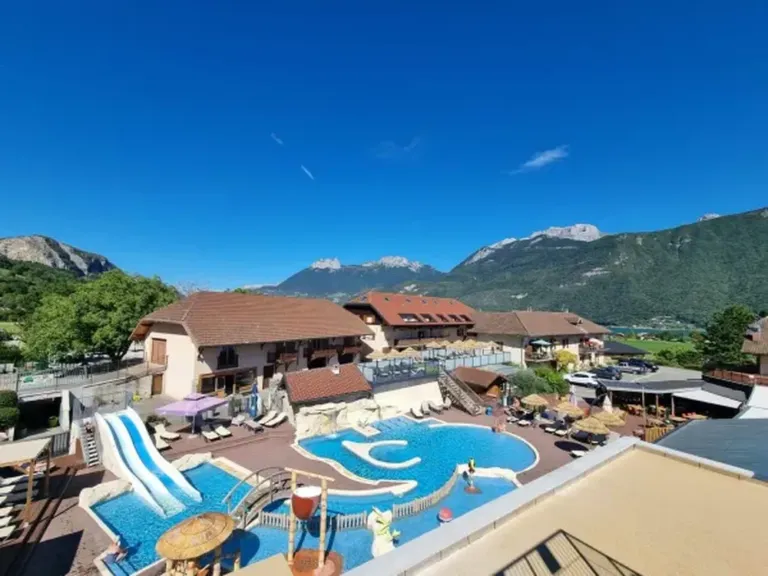 Zwemmen en water op L’Ideal in Lathuile