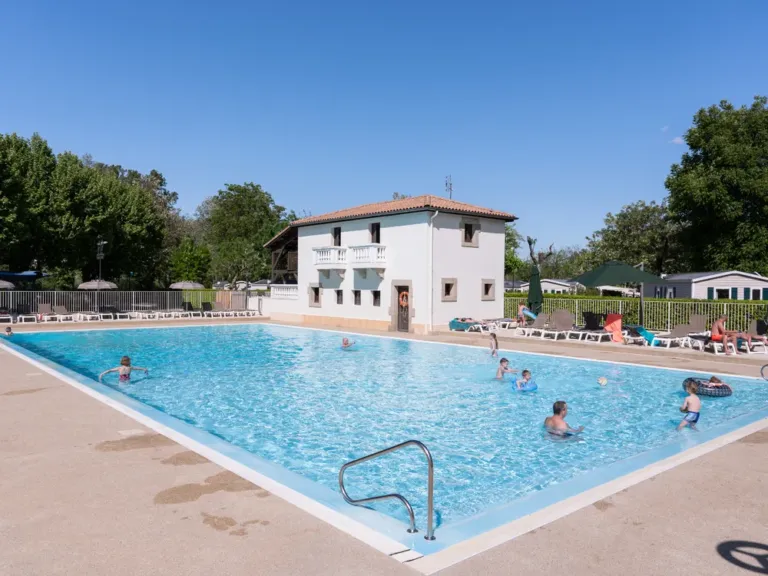 Zwemmen en water op RCN la Bastide en Ardeche in Sampzon