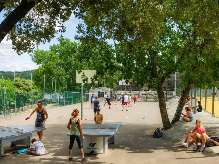Tafeltennis spelen bij camping Aluna Vacances