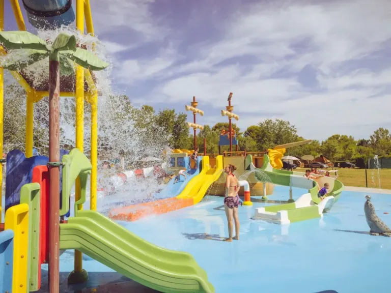 Zwemmen en water op Camping Bi Village in Pula