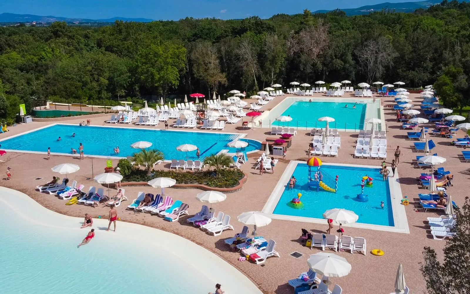 Kindvriendelijke camping in Toscane: HU Montescudaio Village in Montescudaio Kindvriendelijke camping in Toscane: HU Montescudaio Village in Montescudaio