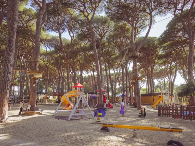 Spelen en activiteiten voor kinderen op Camping HU Park Albatros Village