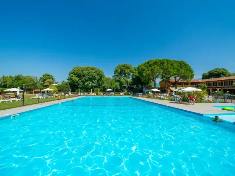 Zwemmen en water op Camping La Rocca Manerba in Manerba del Garda