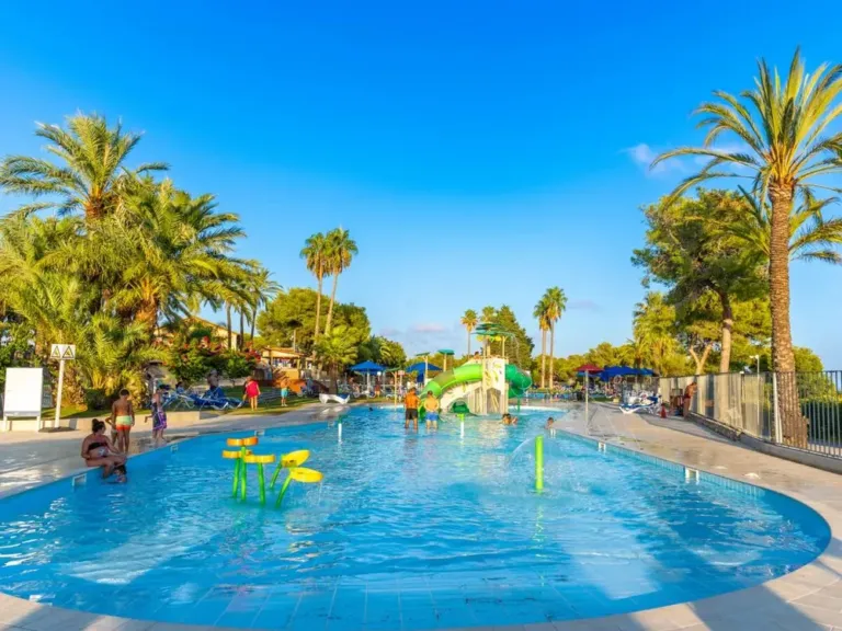 Zwemmen en water op Camping Vilanova Park in Vilanova i la Geltrú
