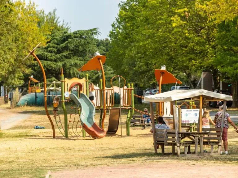 Speeltuin op camping Domaine de la Brèche
