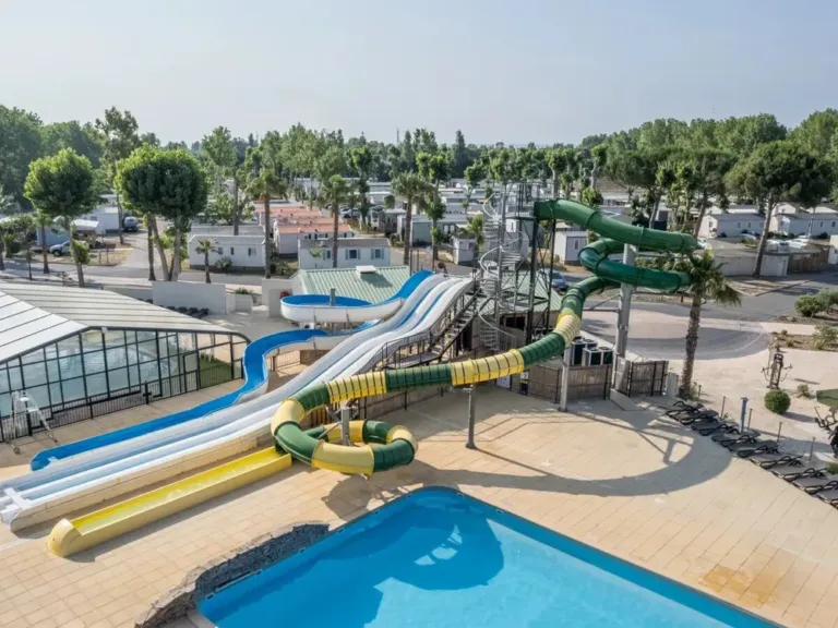 Waterglijbanen op camping Domaine de La Yole