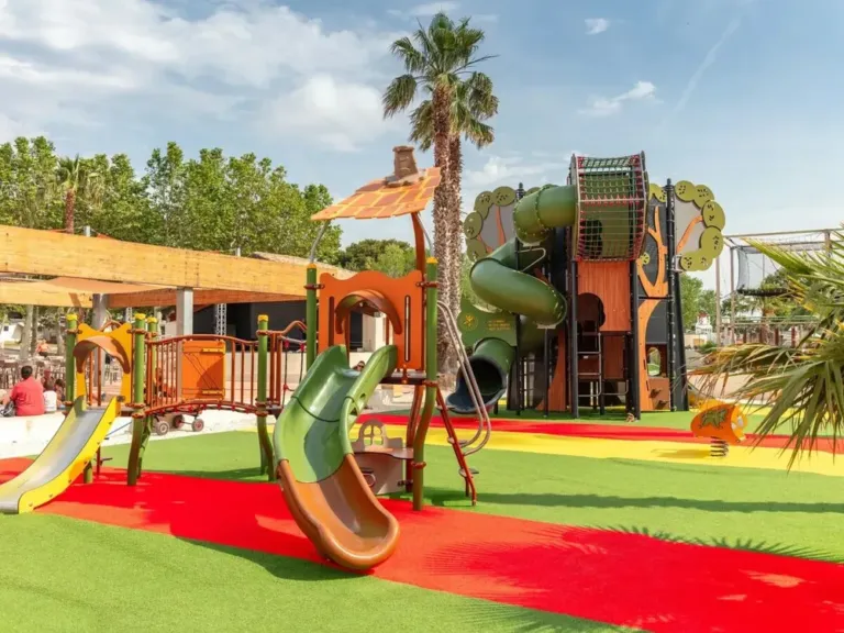 Speeltuin op camping Domaine de la Yole