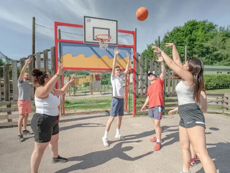 Multisport terrein op camping Domaine des Bans