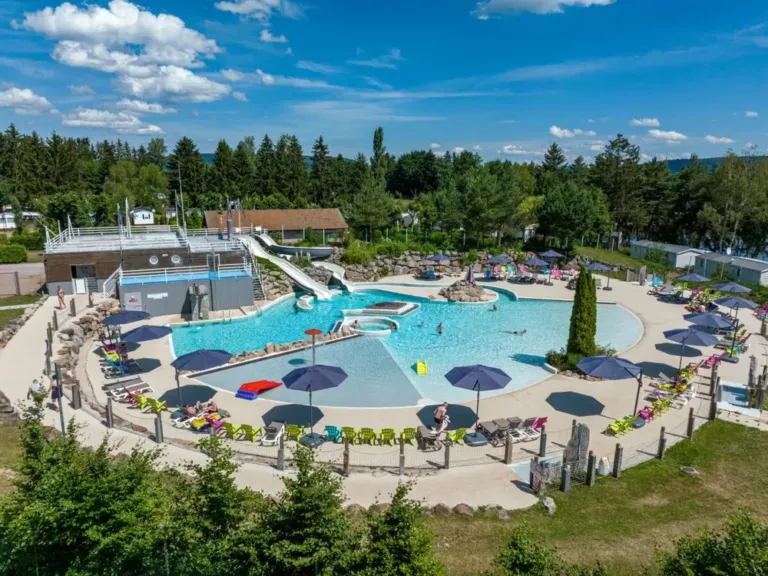 Zwembad op camping Domaine des Bans