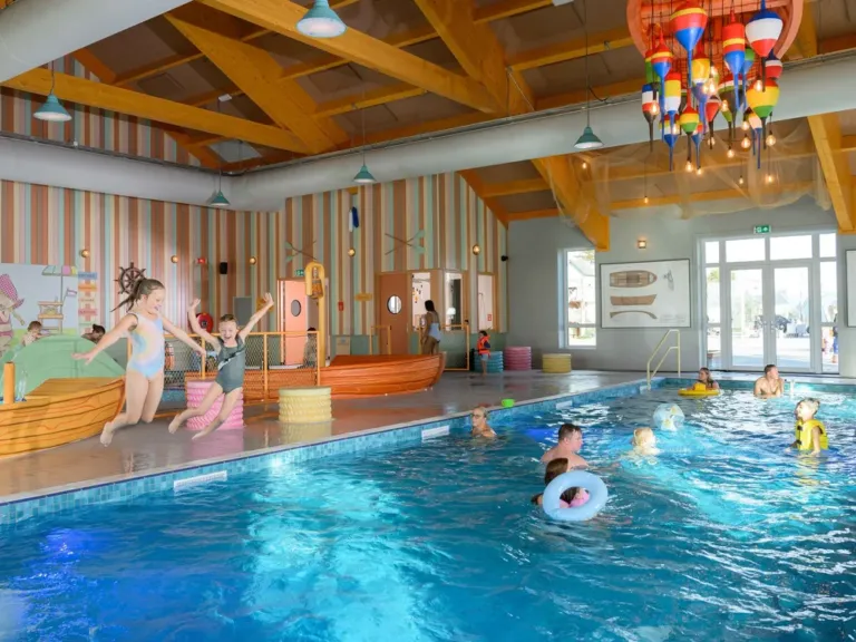 Zwembad op Familie Resort Molenwaard