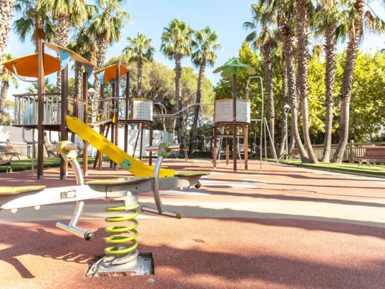 Speeltuin bij camping La Baume