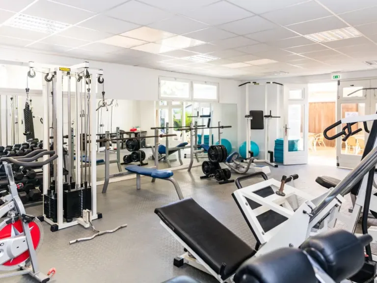 De fitnessruimte van camping La Chapelle