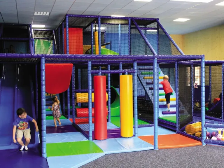 Indoorspeeltuin van camping du Vieux Pont