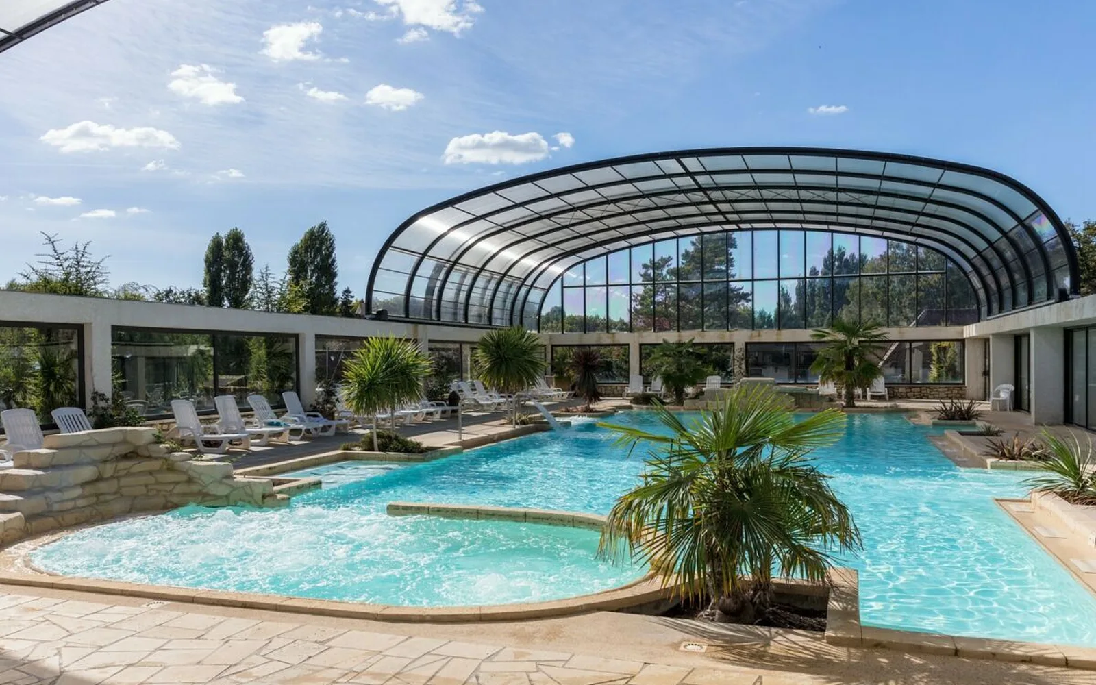 Overdekbaar zwembad van camping du Vieux Pont