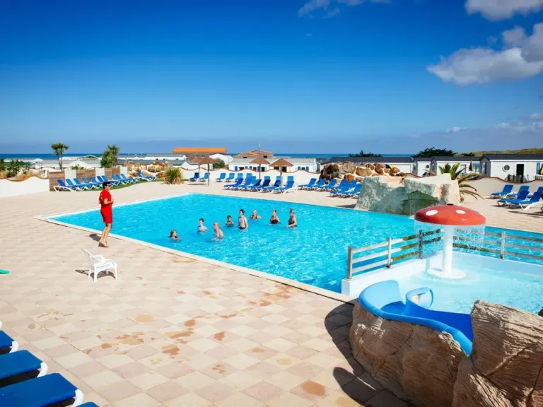 Zwembad animatie op camping La Dune Des Sables