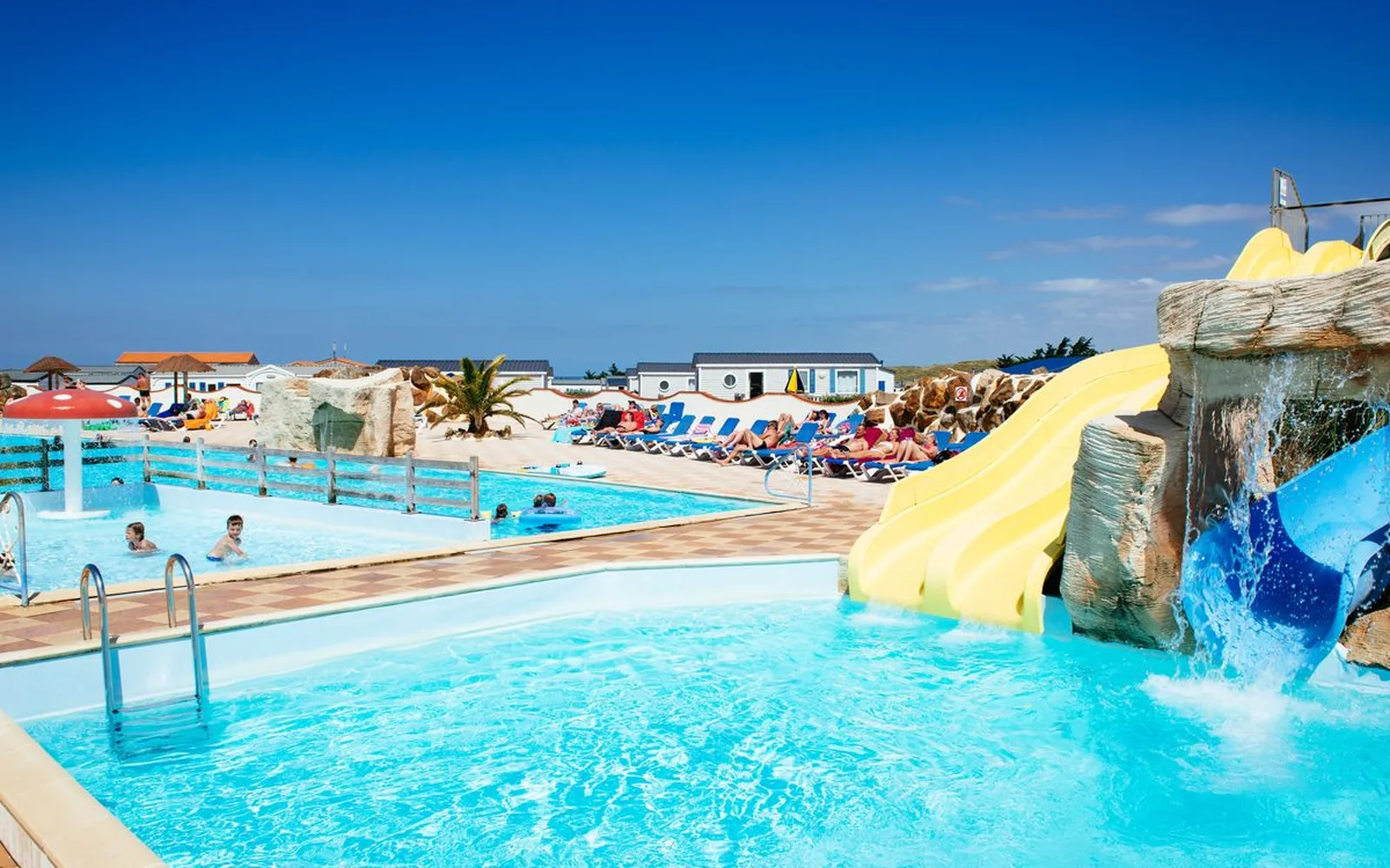 Zwembad op camping La Dune Des Sables