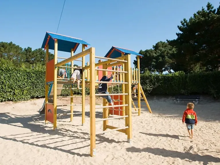 Kinderspeeltuin op camping Grande Métairie