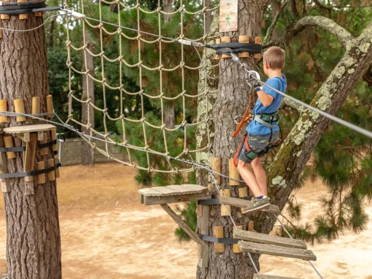 Boomklimparcours op camping La Grande Métairie