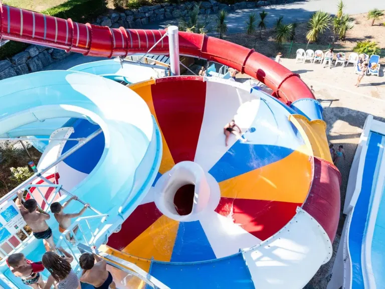 Trechter glijbaan van camping La Vallée