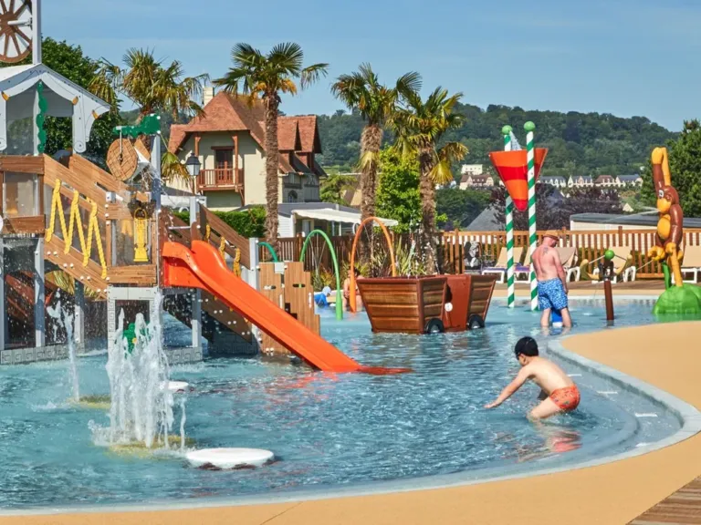 Waterspeeltuin op camping La Vallée