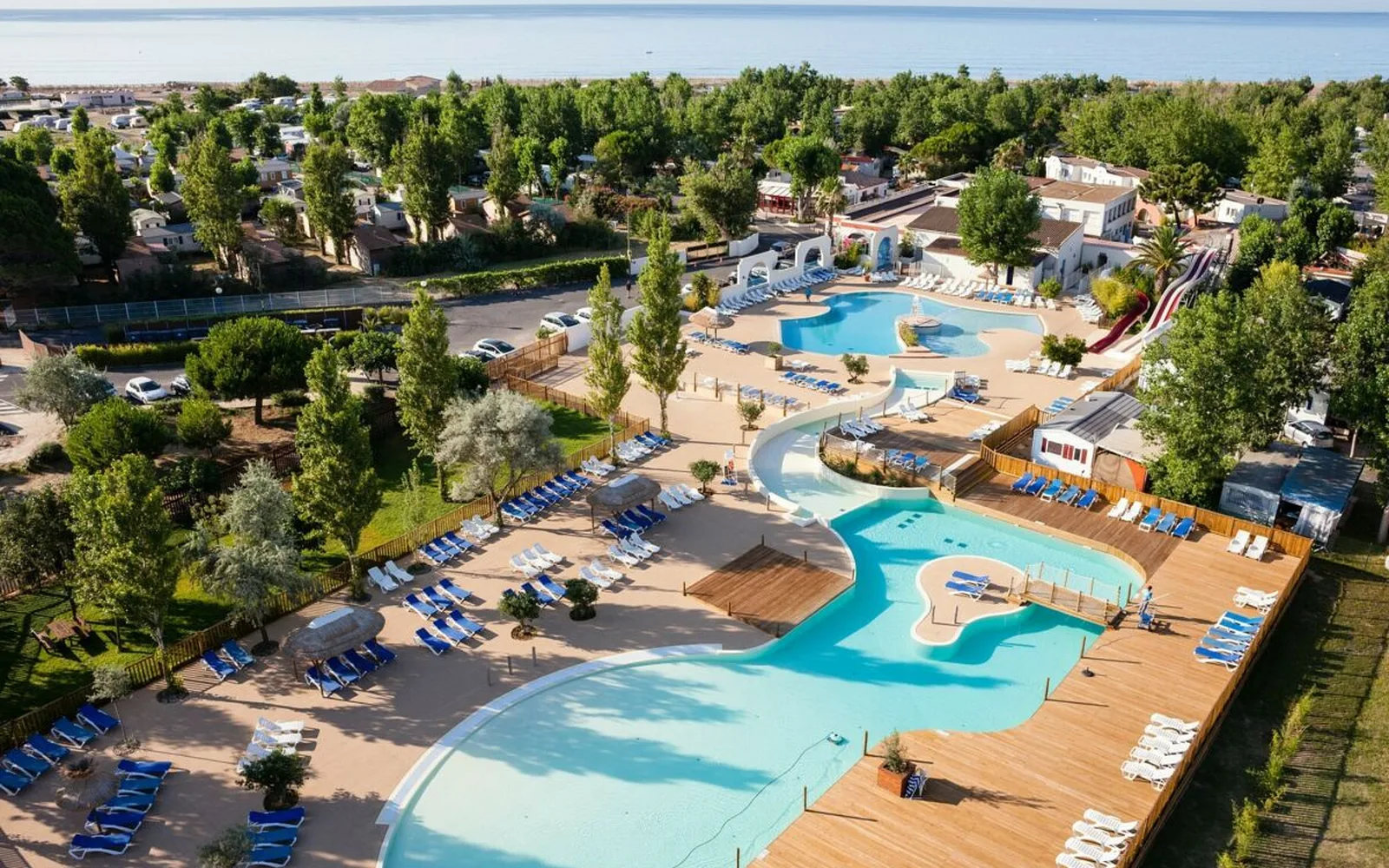 Overzicht zwembaden van camping Méditerranée Plage