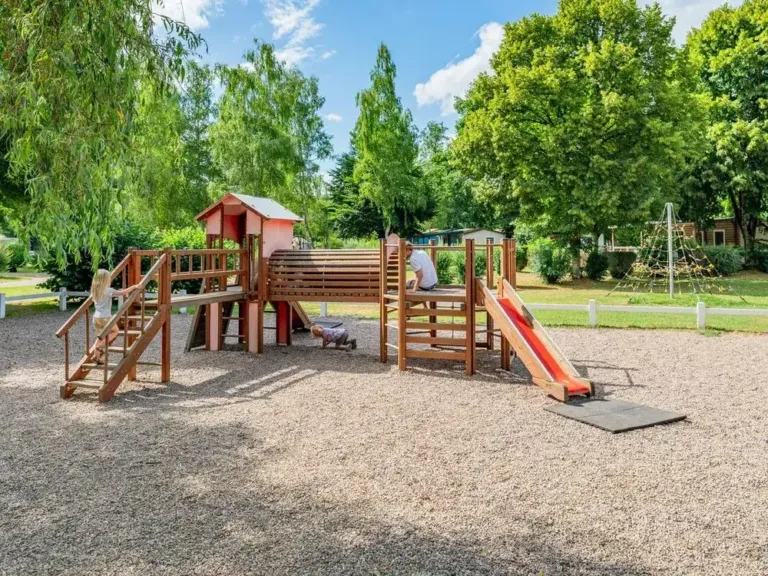 Speeltuin op camping de Bonnal