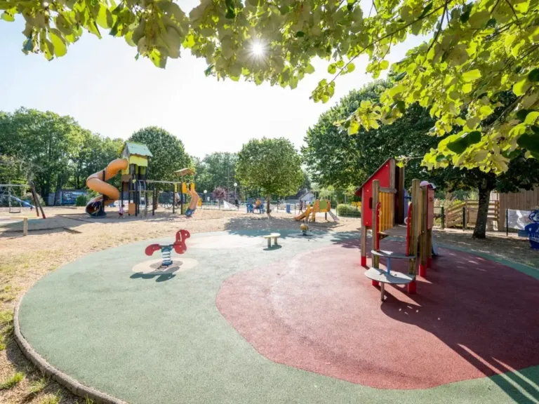 Grote speeltuin bij camping Saint Avit Loisirs